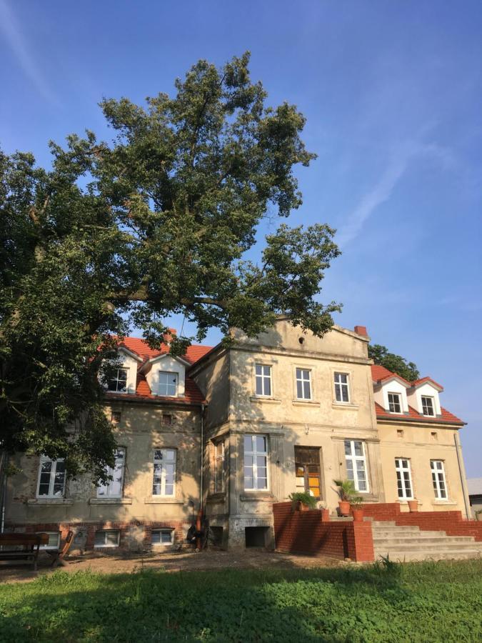 Palac Osowo Gostynskie Exterior photo